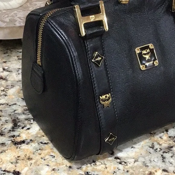 Excellent MCM Boston Black Leather Handbag - Picture 4 of 13